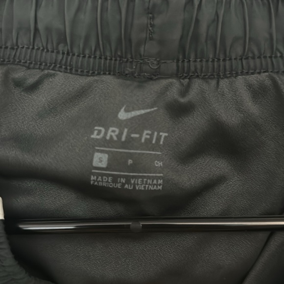 Nike Dri-Fit Shorts - Picture 3 of 6